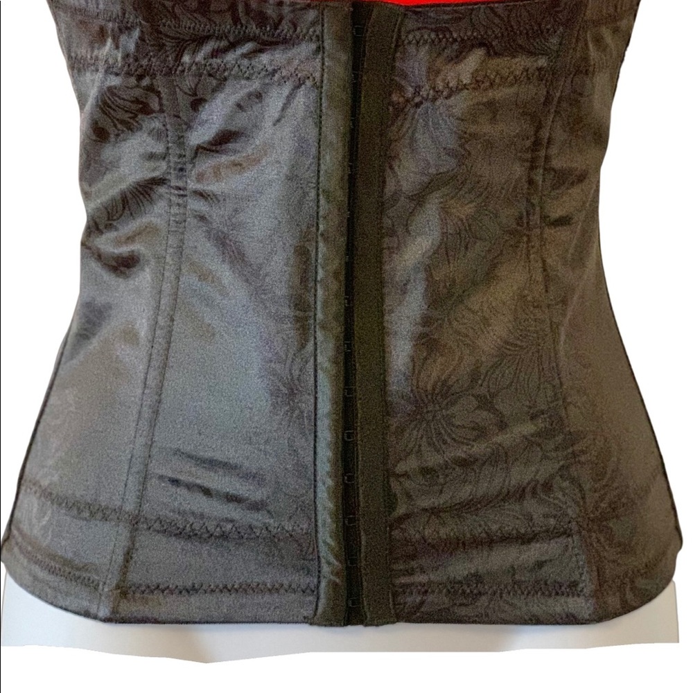 Waist cincher